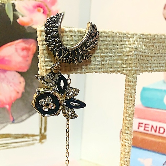 Louis Vuitton Vintage Windsor Fleur Pendant earrings - Picture 13 of 13